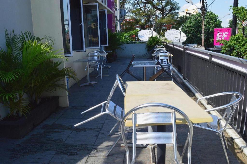 Nutana Hotel Mataram Exterior photo